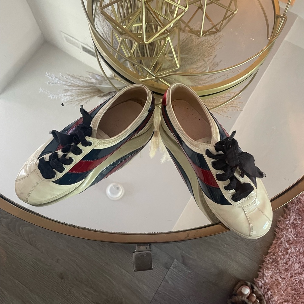 Authentic Gucci Shoe - Picture 3 of 4